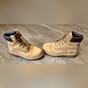 Pre-Owned Junior Timberland Premium 6" Wheat Nubuck Waterproof Boots, Size 4